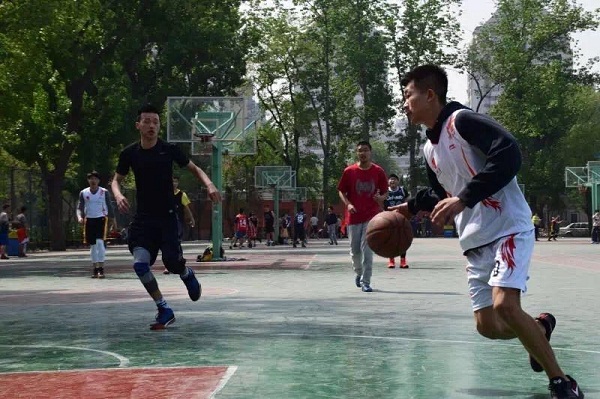 遠(yuǎn)行地產(chǎn)籃球比賽 遠(yuǎn)行地產(chǎn)籃球比賽