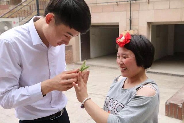 遠行·愛丨“感動”與“被感動” 遠行·愛丨“感動”與“被感動”