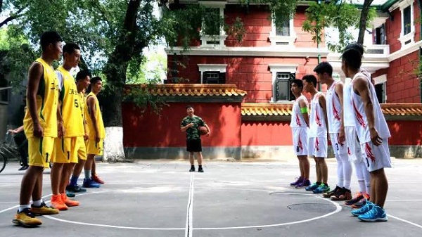 遠行地產與天安門武警部隊聯誼活動 遠行地產與天安門武警部隊聯誼活動